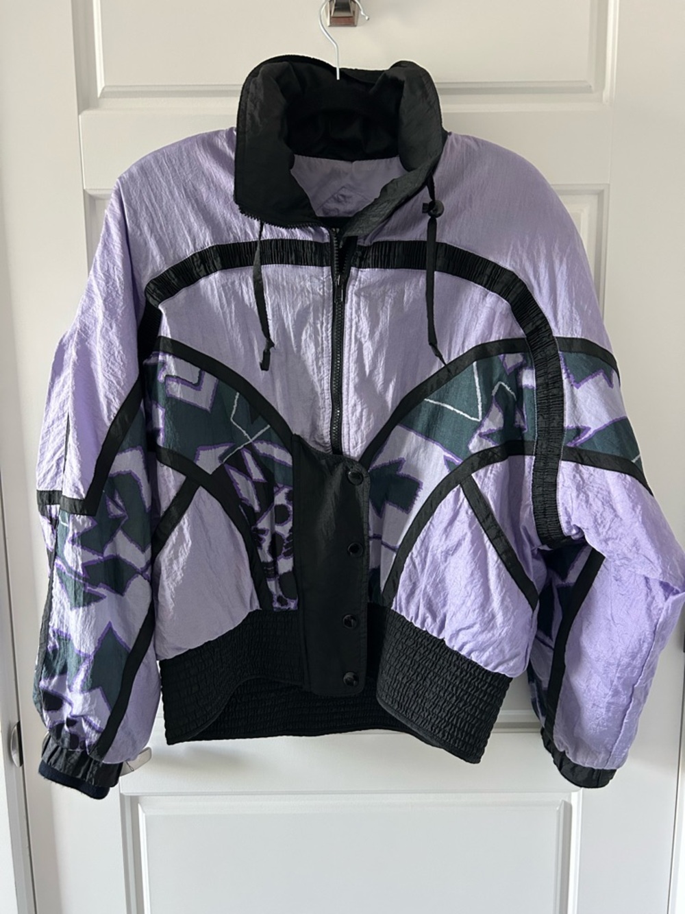 Lavender & Black Graphic Bomber Jacket — Women's Lightweight Zip